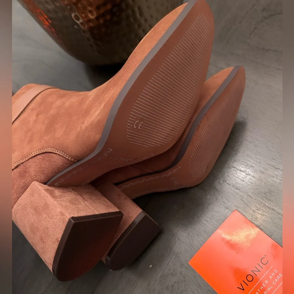 VIONIC Tenley Women's Mid Shaft Ankle Boot - Picture 13 of 14